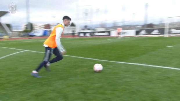 Pedri shines in training with amazing goals